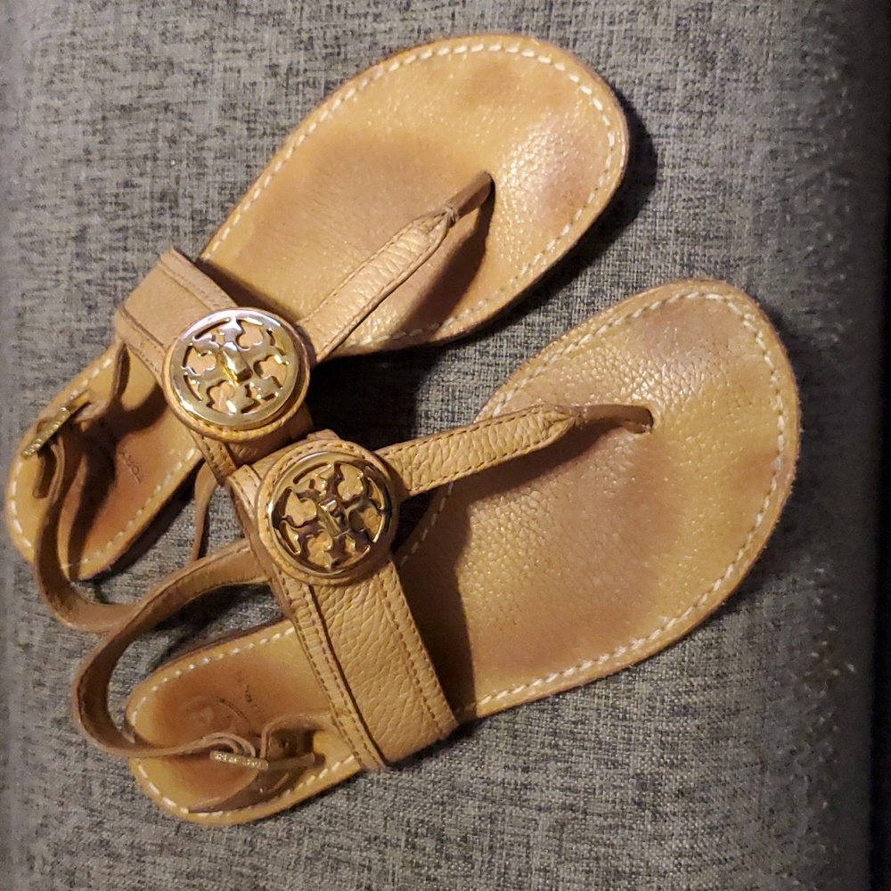 Tory Burch T Strap Thongs Sandal Color Cream/Tan Size 7.5M #W7